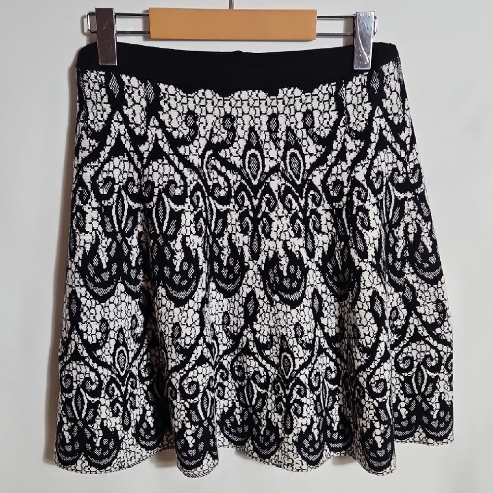 Cynthia Rowley Elegant Black and White Lace A-Line Skirt